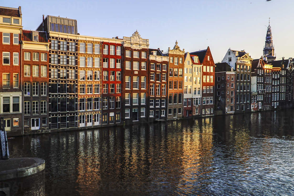 Pros And Cons of Moving To Netherlands
